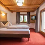 Haus Steinbock Panzió 3*