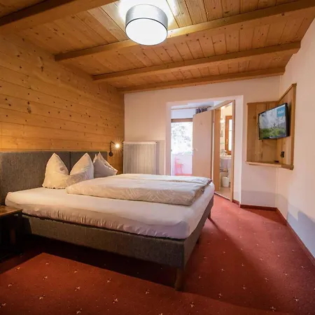Haus Steinbock 3* ノイシュティフト・イム・シュトゥーバイタール