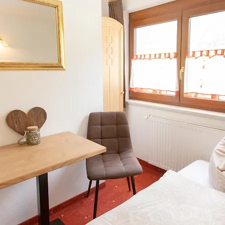 Haus Steinbock Bed & Breakfast *