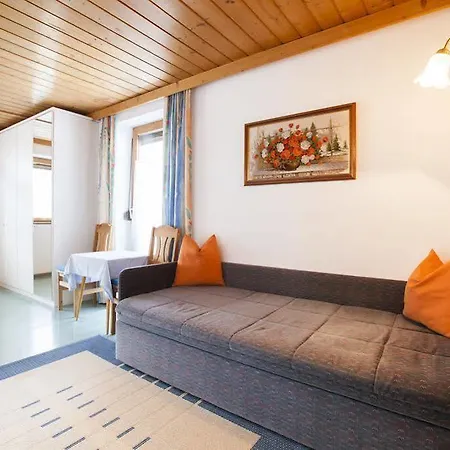 Couette-café Haus Steinbock 3*